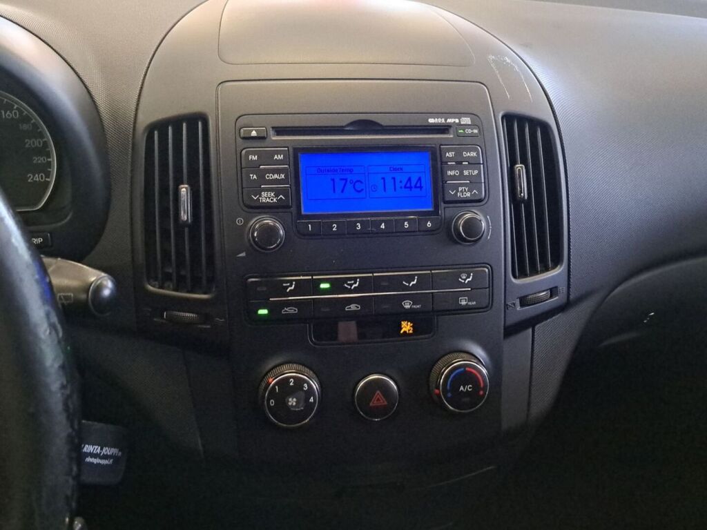 Hyundai i30 2010 Punainen