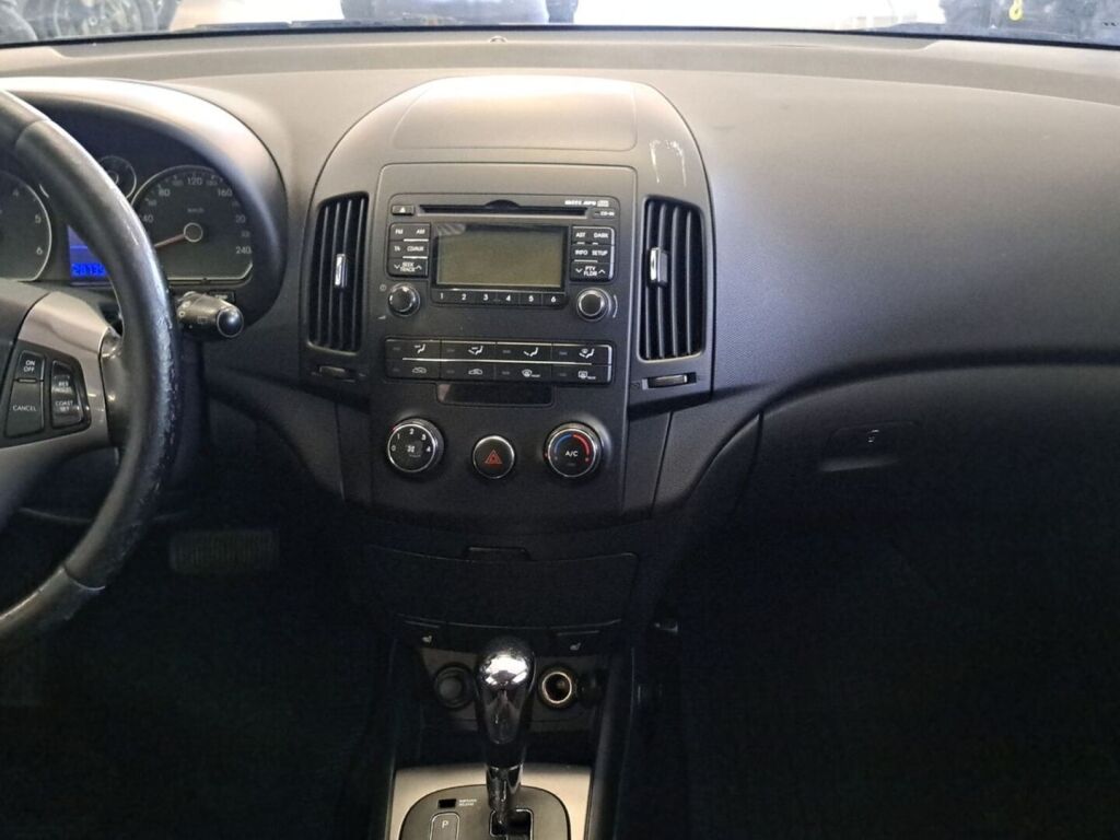 Hyundai i30 2010 Punainen