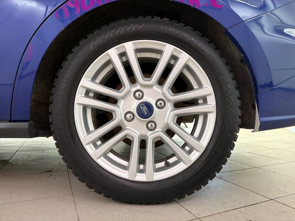 Ford Tourneo Courier 2015 Sininen