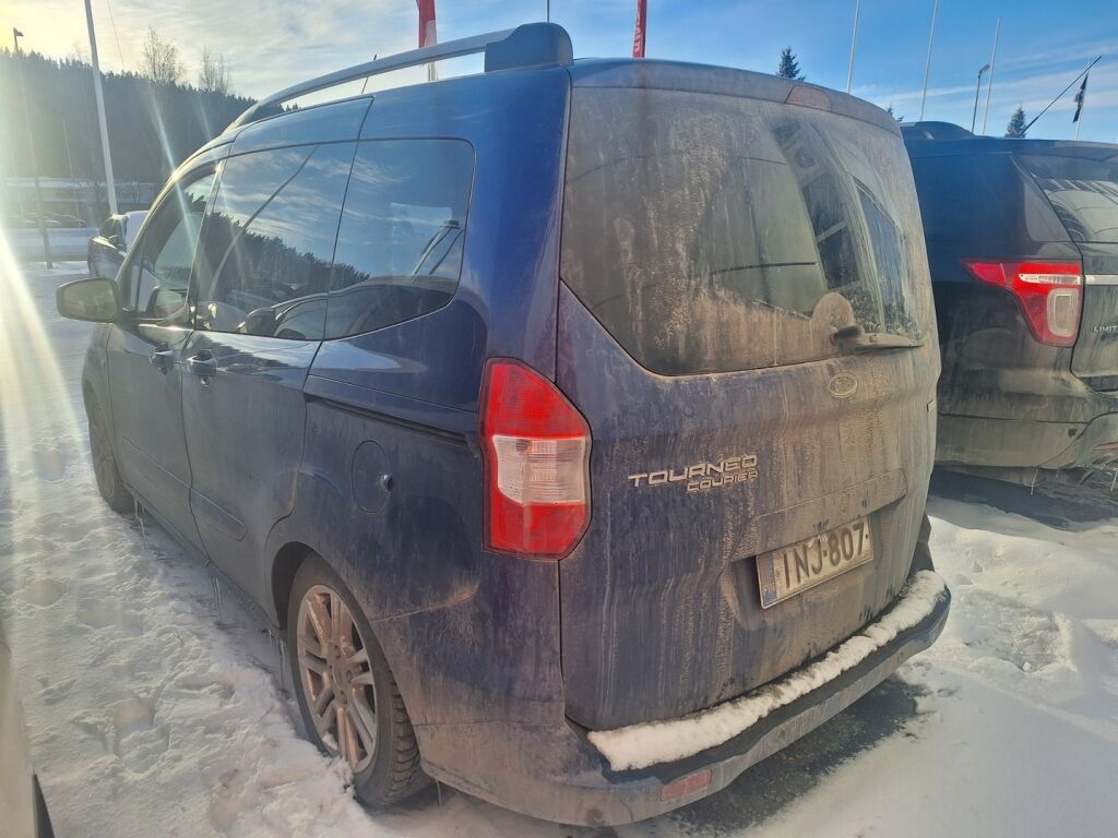 Ford Tourneo Courier 2015 Sininen