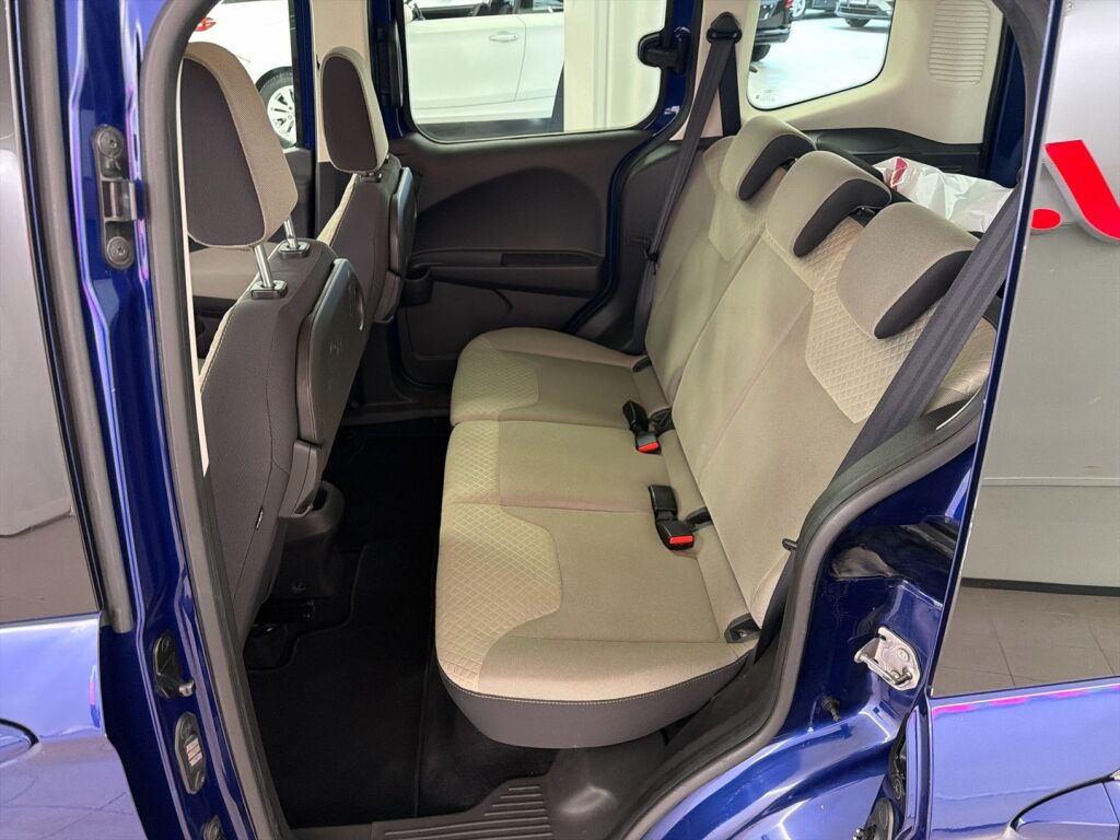 Ford Tourneo Courier 2015 Sininen