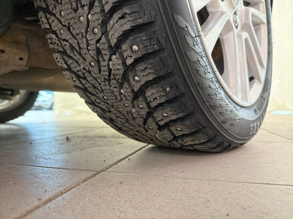 Ford Tourneo Courier 2015 Sininen