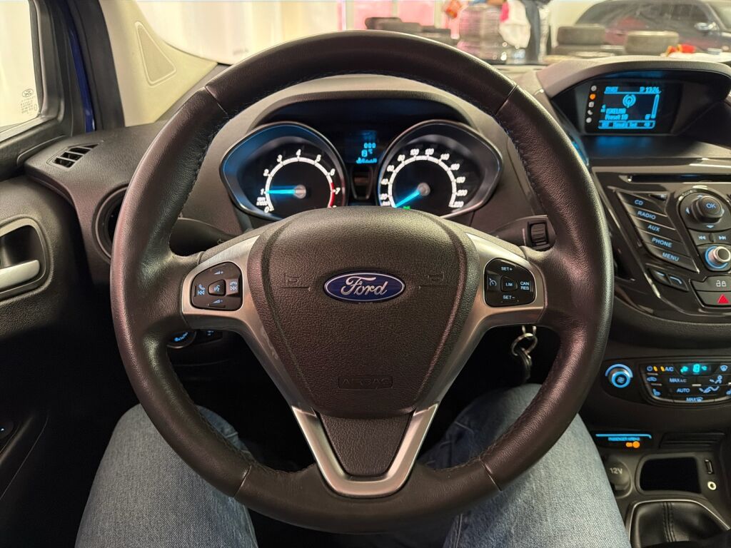 Ford Tourneo Courier 2015 Sininen