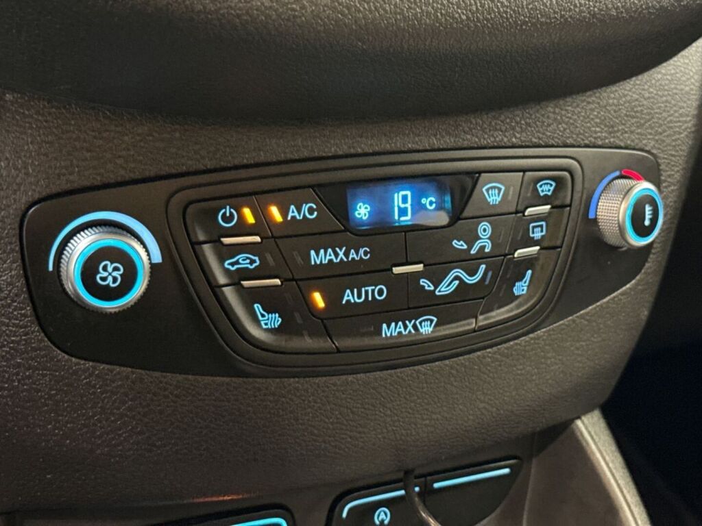 Ford Tourneo Courier 2016 Harmaa