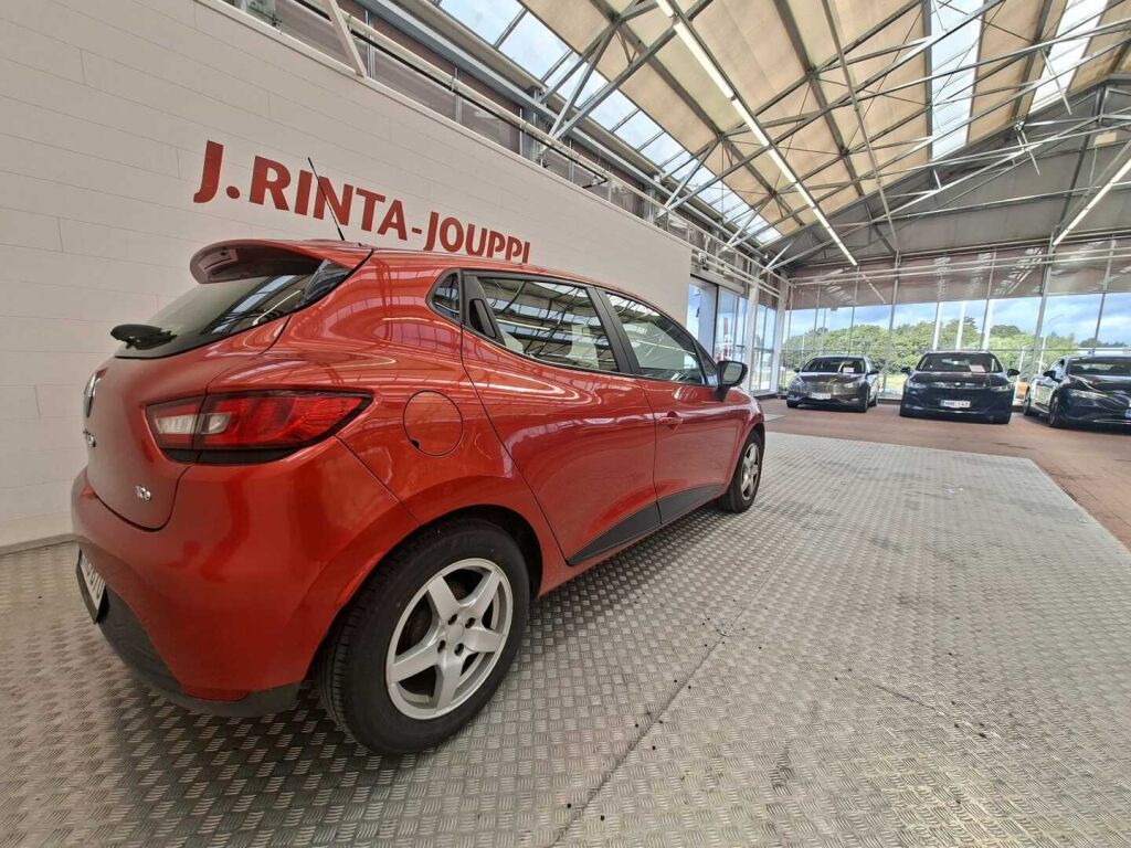 Renault Clio 2014 Punainen