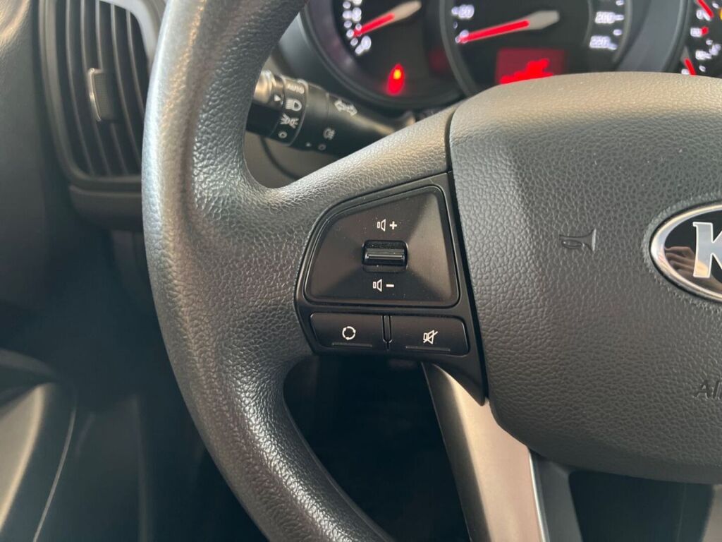 Kia Rio 2014 Sininen