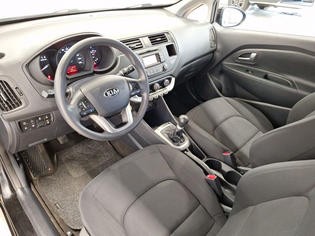 Kia Rio 2015 Musta