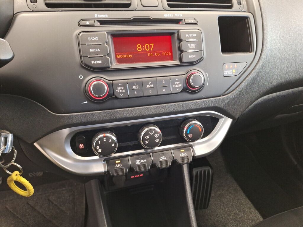 Kia Rio 2015 Musta