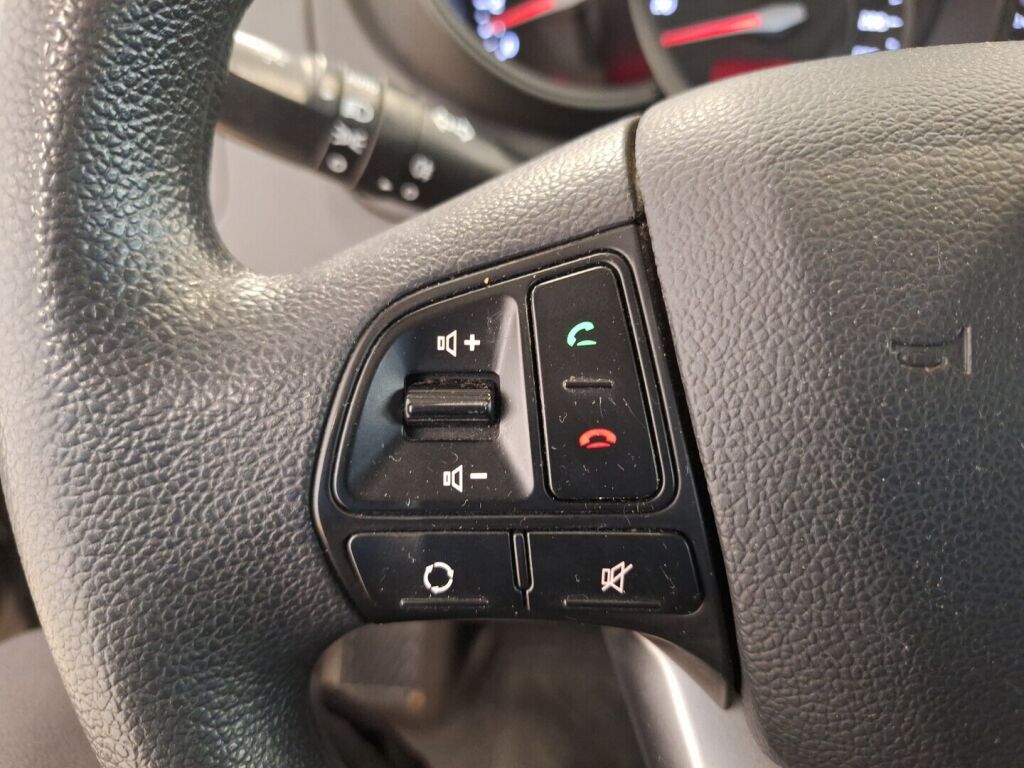 Kia Rio 2015 Musta