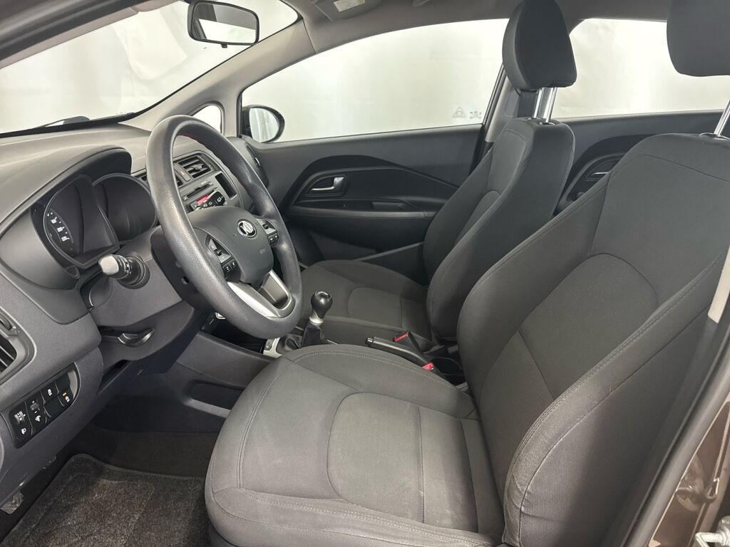 Kia Rio 2014 Ruskea (beige)