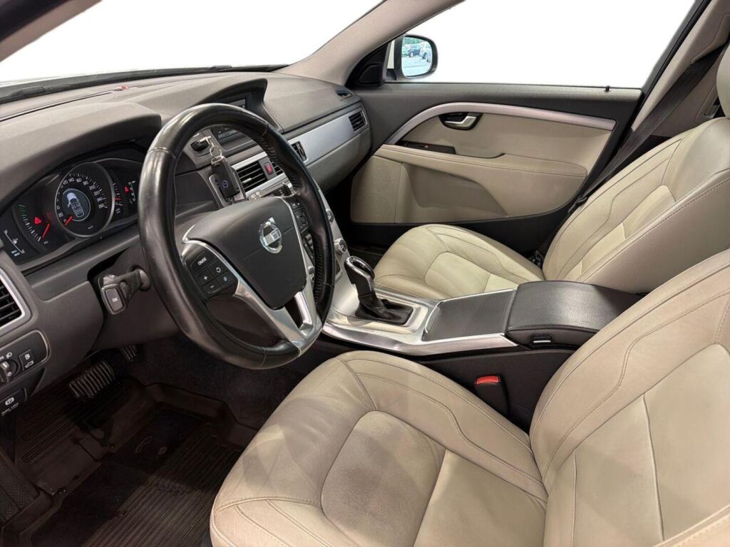 Volvo V70 2014 Valkoinen