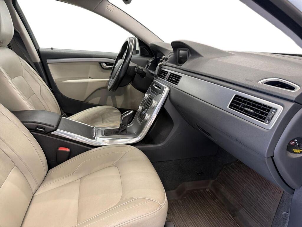 Volvo V70 2014 Valkoinen