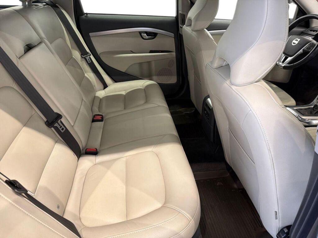 Volvo V70 2014 Valkoinen
