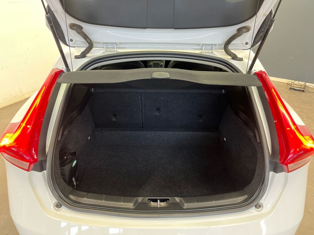 Volvo V40 2014 Valkoinen