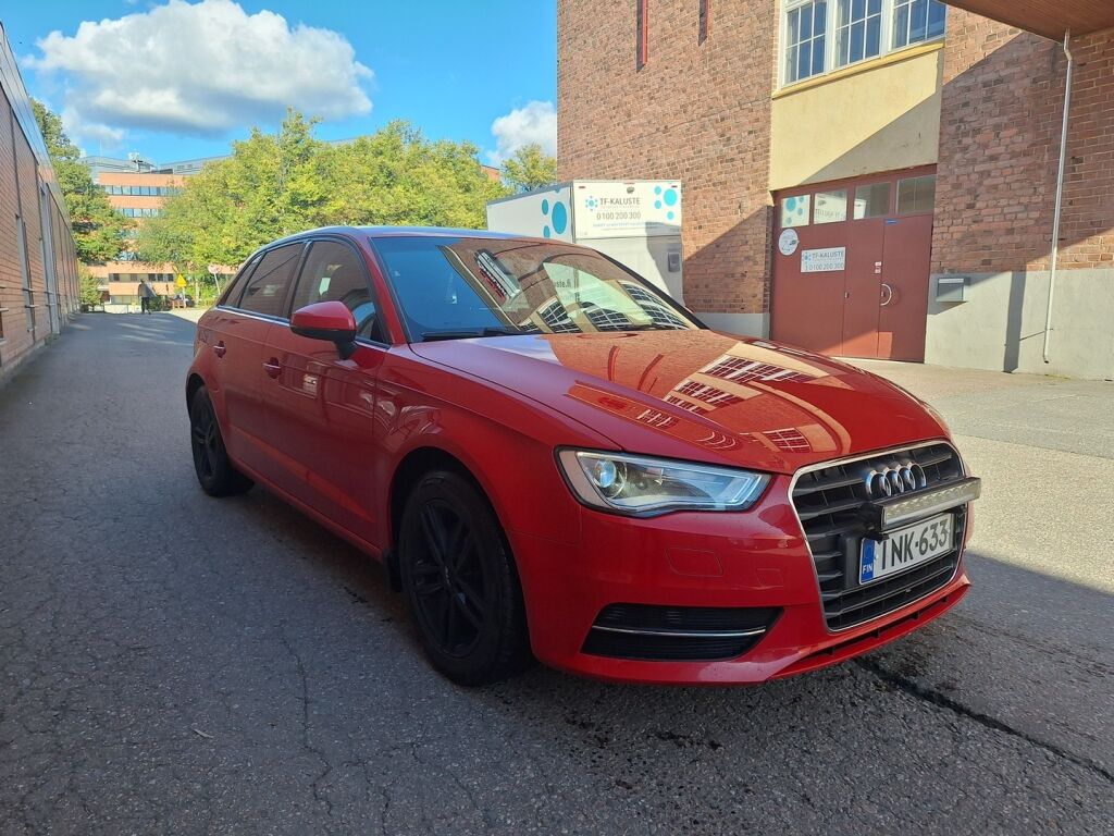 Audi A3 2014 Punainen