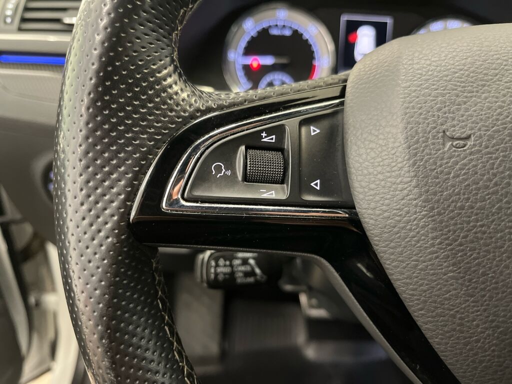 Skoda Superb 2017 Valkoinen