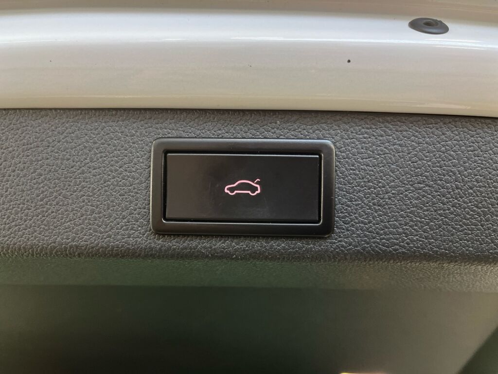 Skoda Superb 2017 Valkoinen