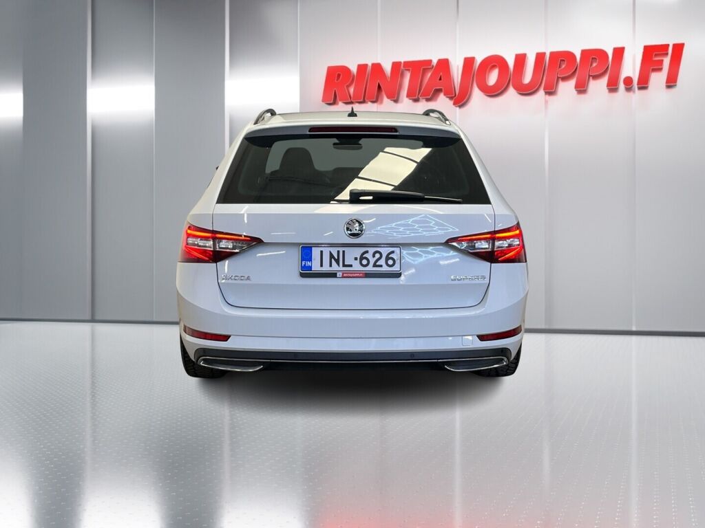 Skoda Superb 2017 Valkoinen