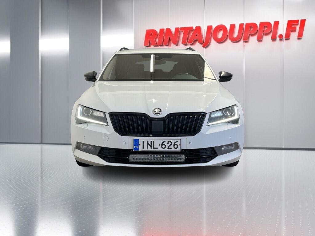 Skoda Superb 2017 Valkoinen