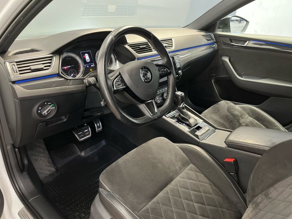 Skoda Superb 2017 Valkoinen