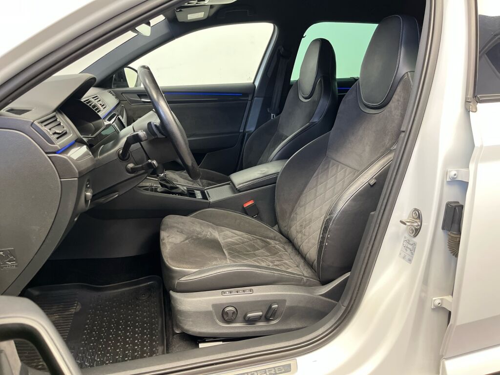 Skoda Superb 2017 Valkoinen