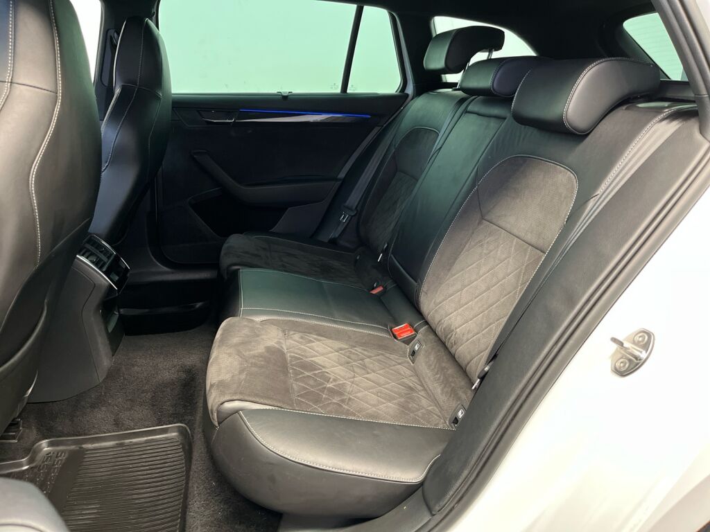 Skoda Superb 2017 Valkoinen