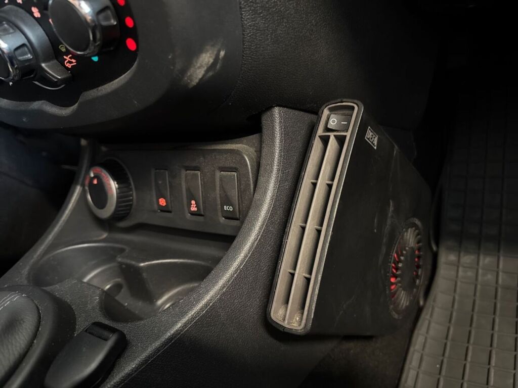 Dacia Duster 2016 Musta
