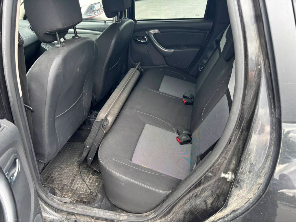Dacia Duster 2016 Musta