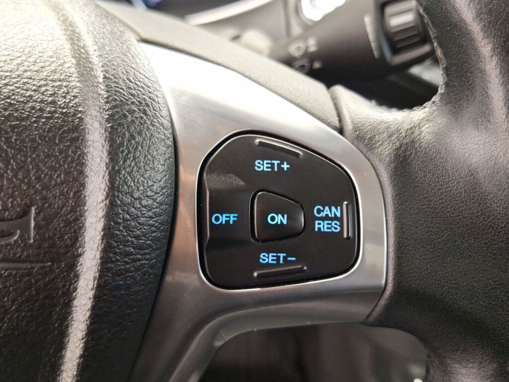 Ford Ecosport 2017 Musta