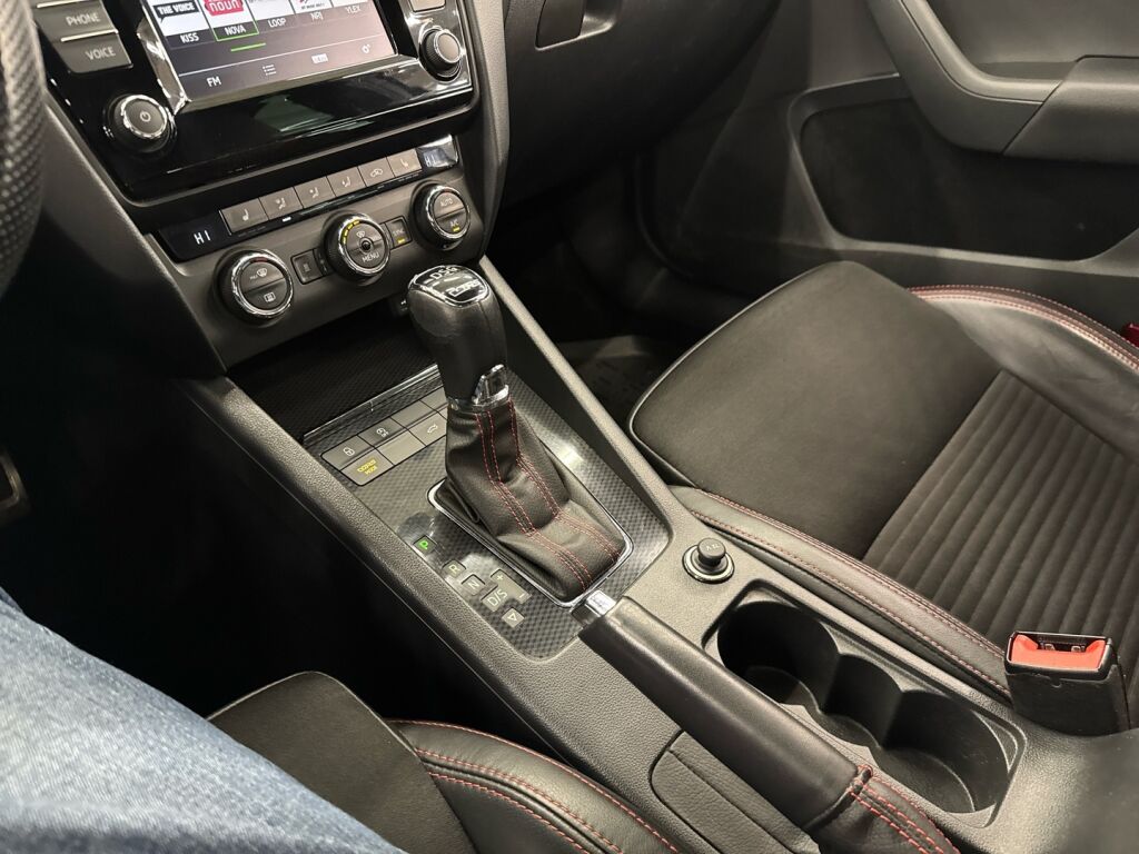 Skoda Octavia 2017 Harmaa