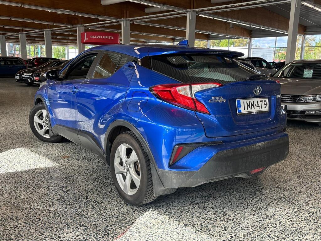 Toyota C-HR 2017 Sininen