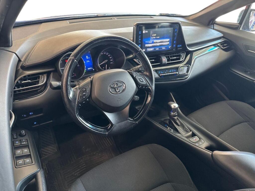 Toyota C-HR 2017 Sininen