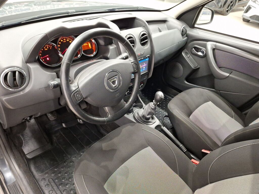 Dacia Duster 2017 Harmaa