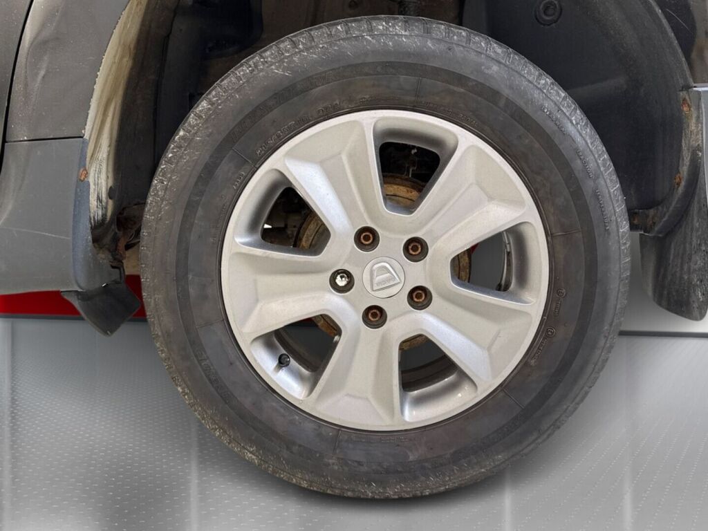 Dacia Duster 2016 Musta