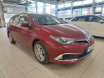Toyota Auris 2017 Punainen