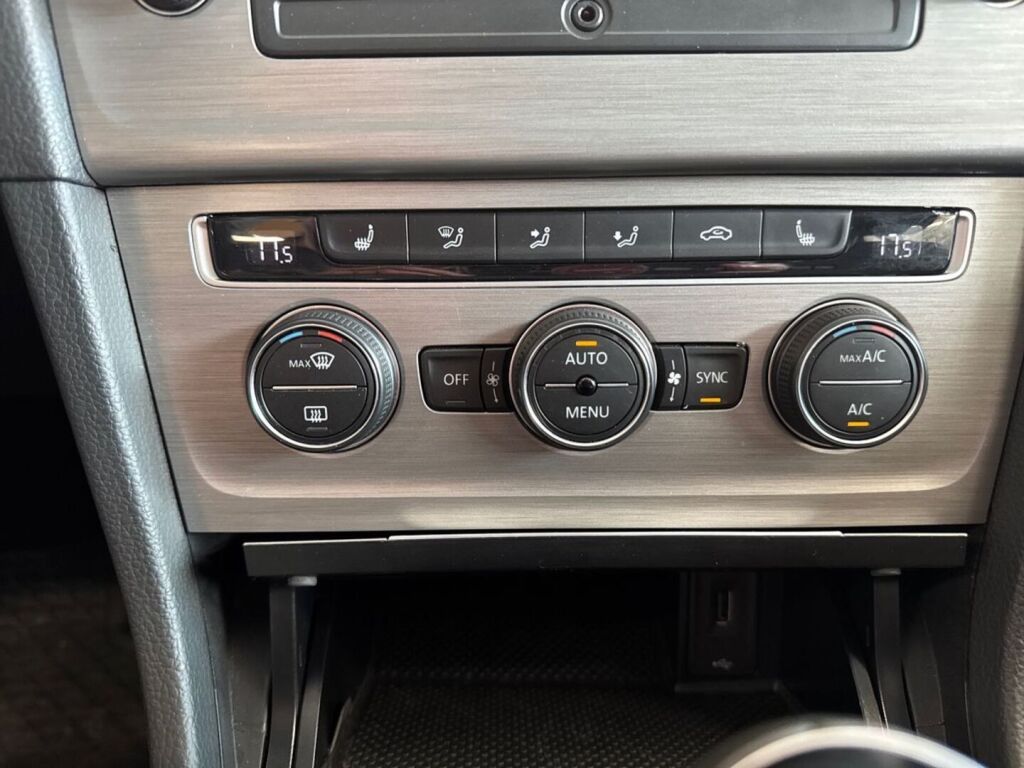 Volkswagen Golf 2017 Sininen