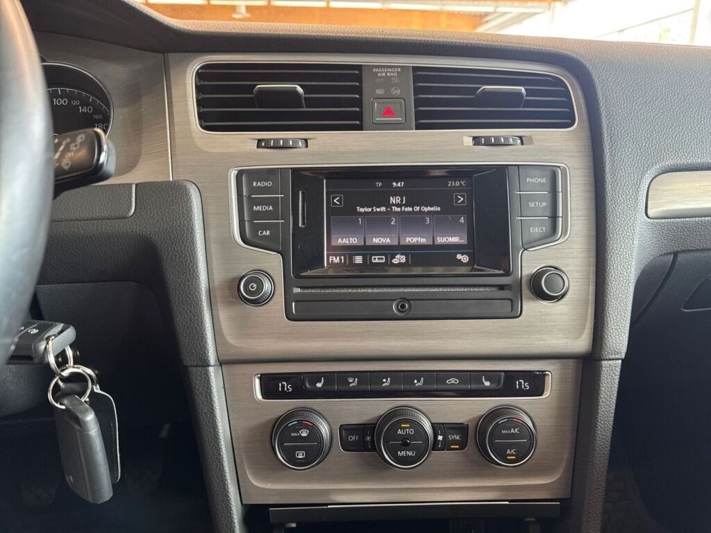 Volkswagen Golf 2017 Sininen