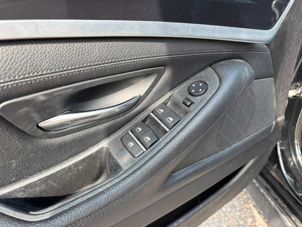 BMW 520 2016 Musta