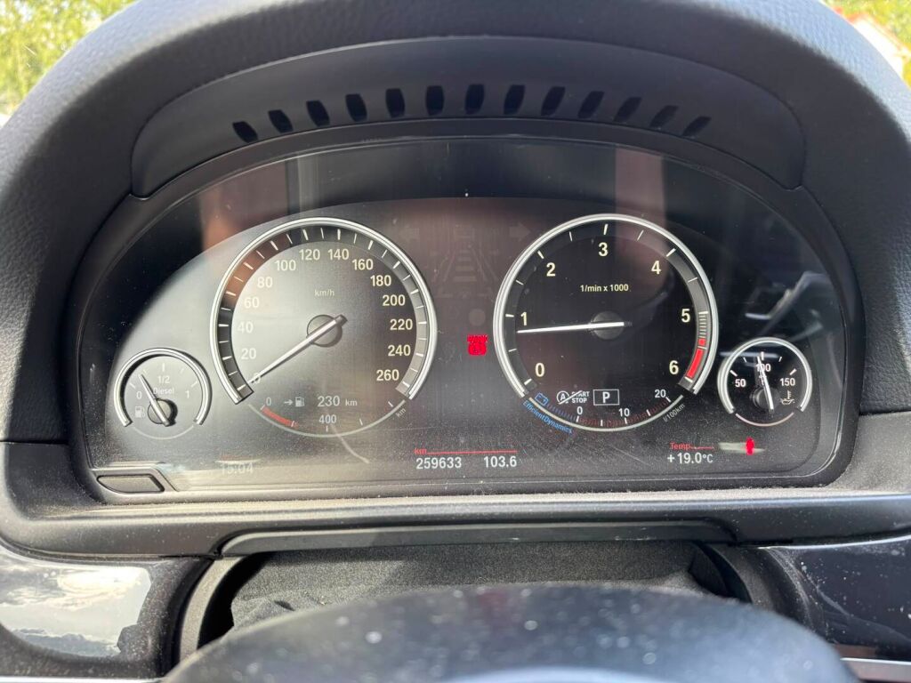 BMW 520 2016 Musta