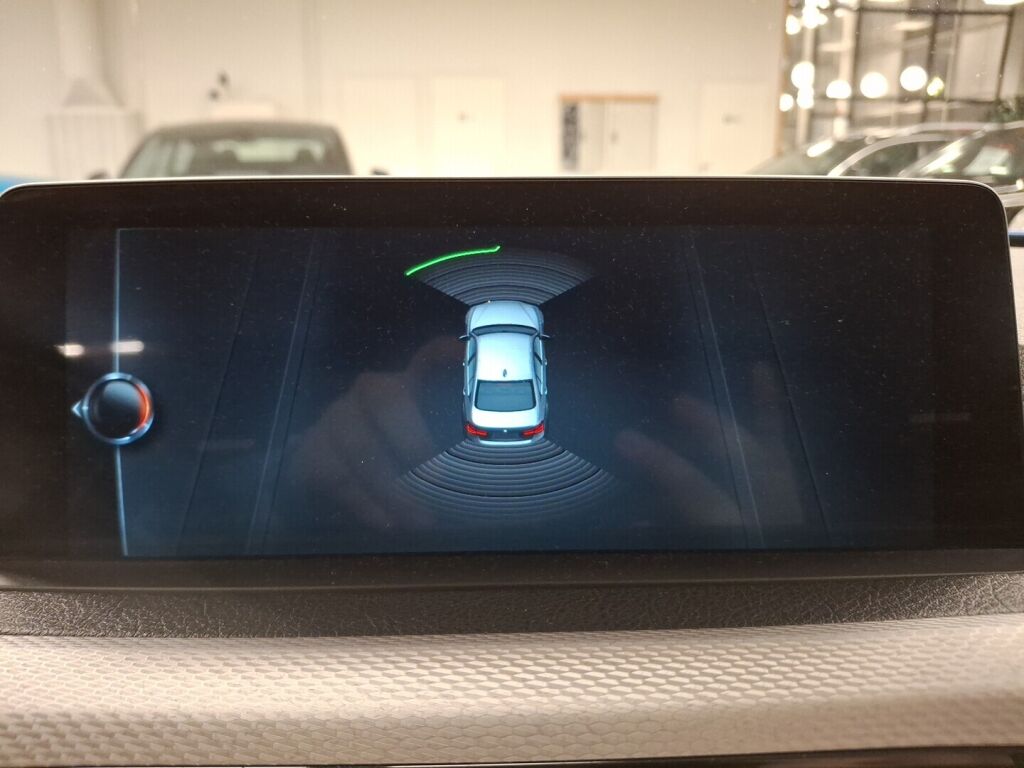 BMW 330 2017 Sininen