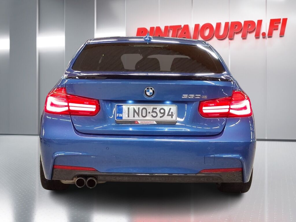 BMW 330 2017 Sininen