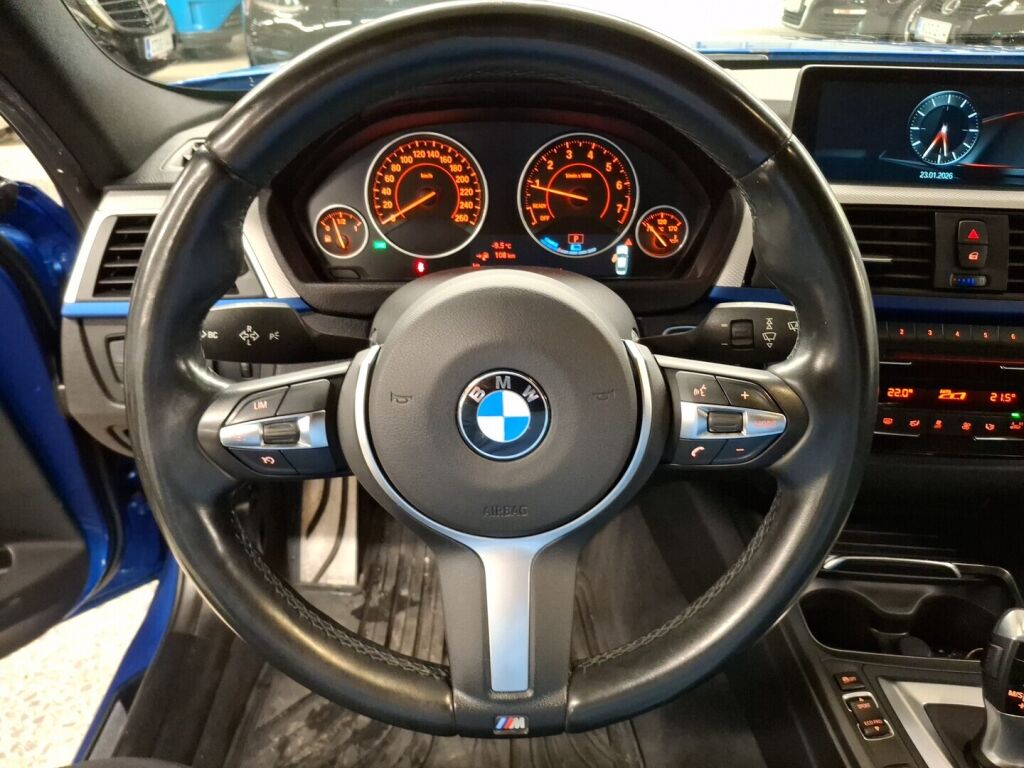 BMW 330 2017 Sininen