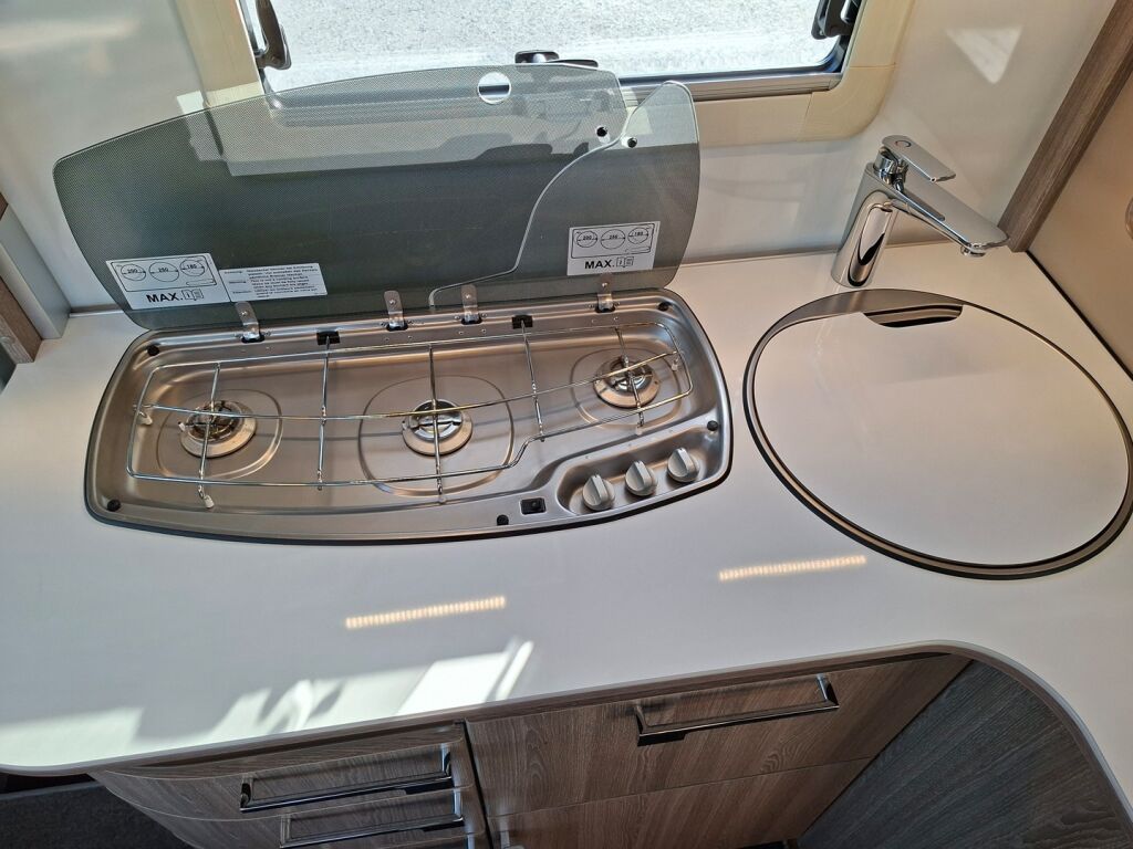 Kabe TRAVELMASTER T 740 T 2017 Valkoinen