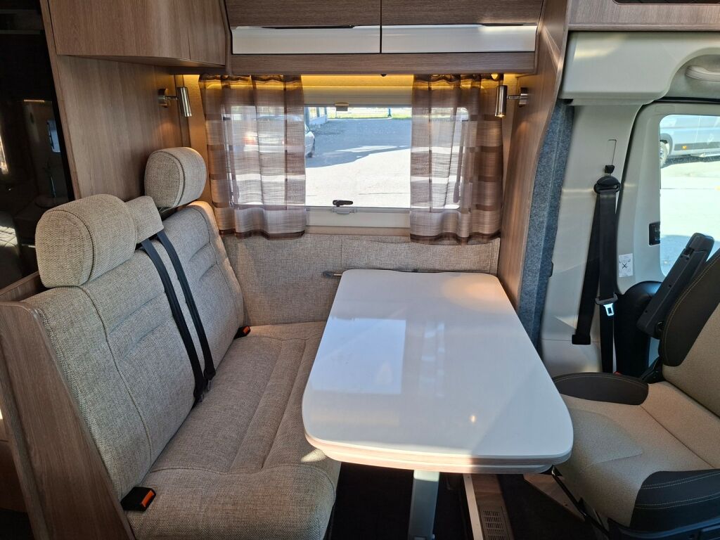 Kabe TRAVELMASTER T 740 T 2017 Valkoinen