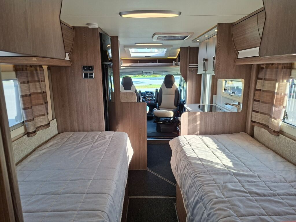 Kabe TRAVELMASTER T 740 T 2017 Valkoinen