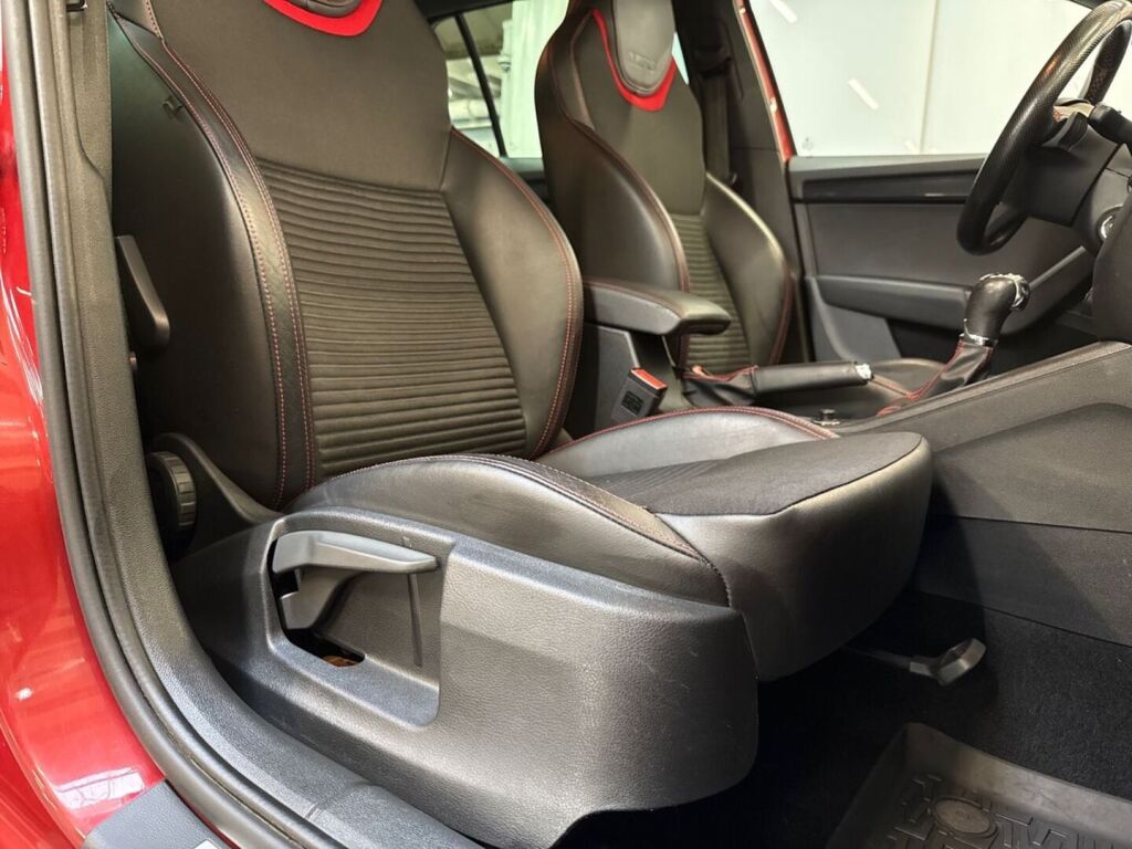 Skoda Octavia 2017 Punainen