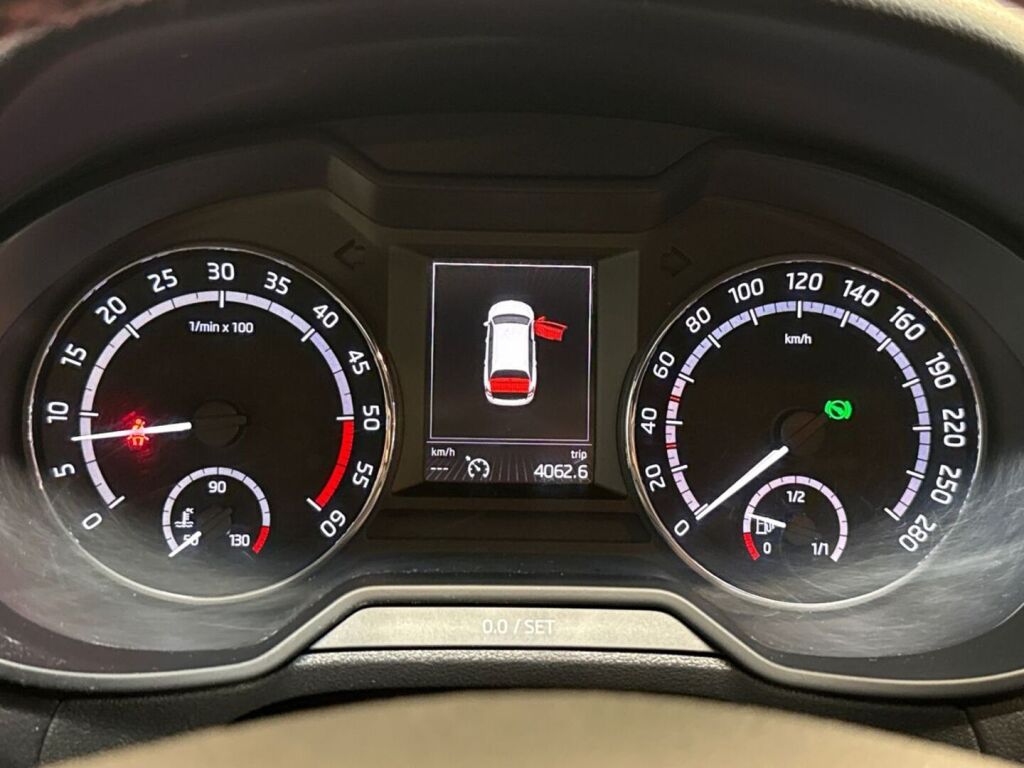 Skoda Octavia 2017 Punainen