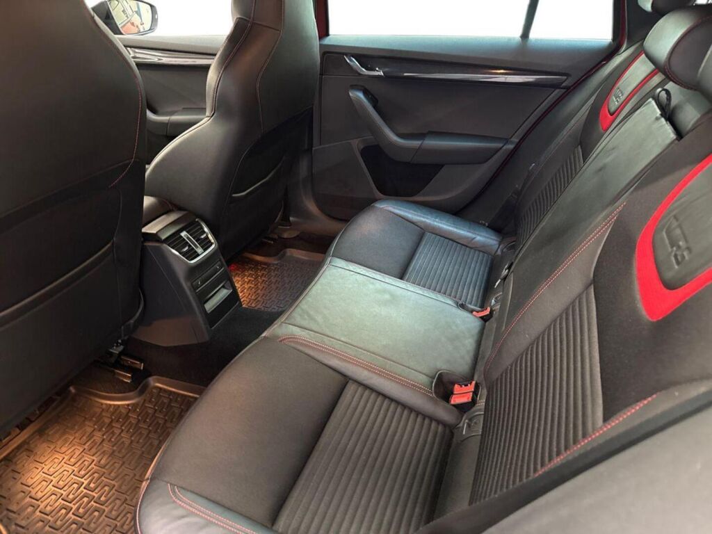 Skoda Octavia 2017 Punainen