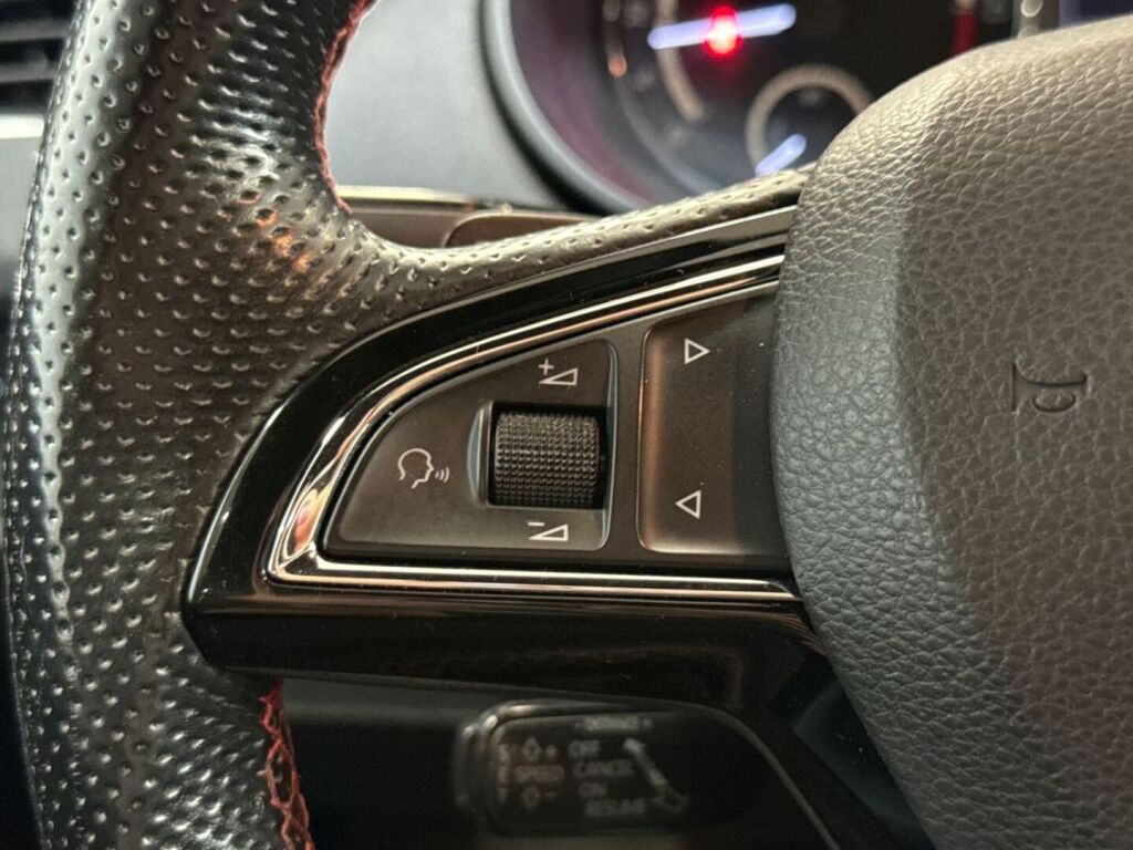 Skoda Octavia 2017 Punainen