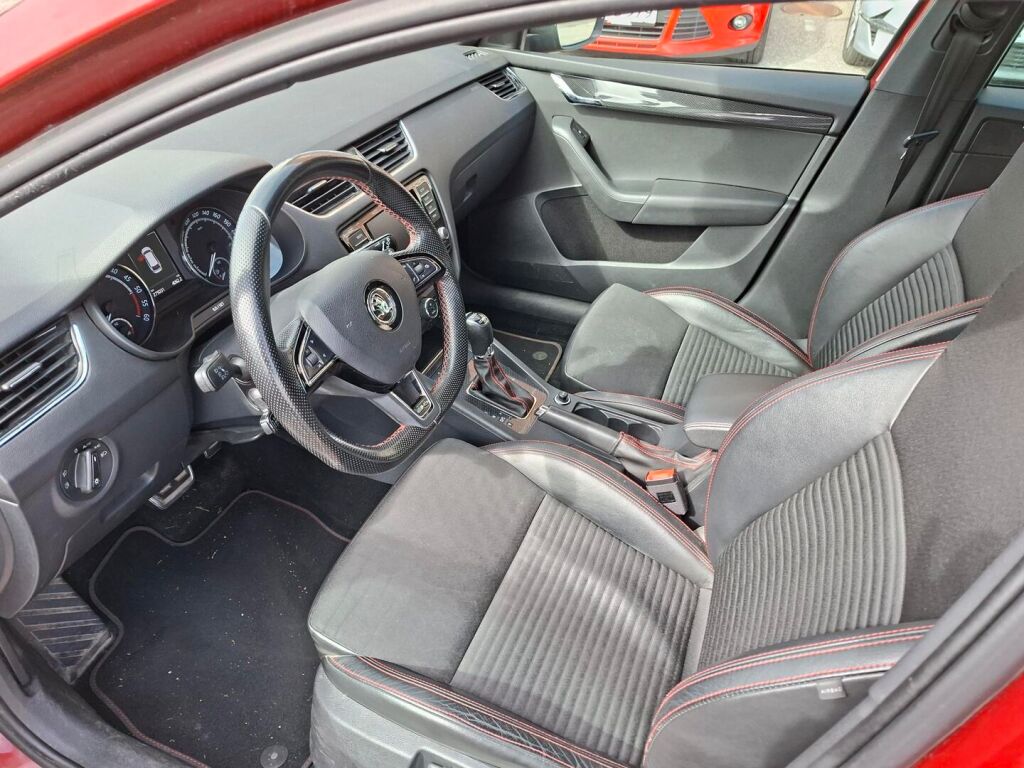 Skoda Octavia 2017 Punainen